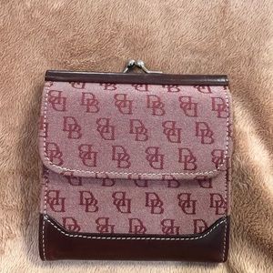 Dooney & Bourke wallet